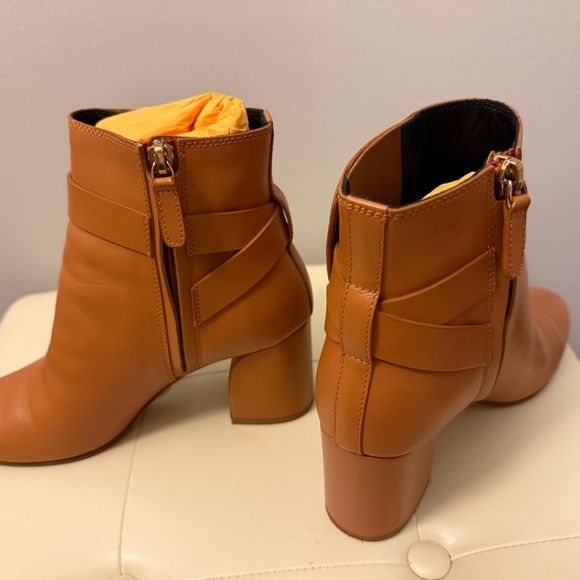 Tod’s Ankle Leather Boots with Crossed Straps and Bickles, Camel, Size 37 - Picture 4 of 6